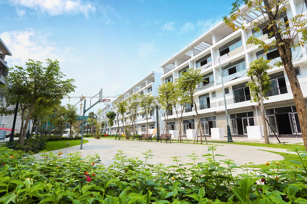 Đầu tư bất động sản gắn liền với đất Bình Minh Garden CenLand CenGroup
